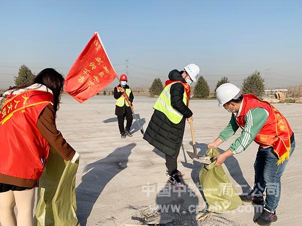 清理残余建筑垃圾